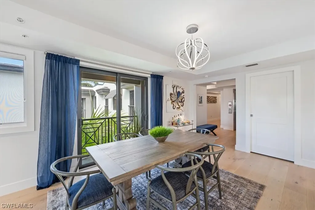 985 8th Avenue S Naples FL 34102