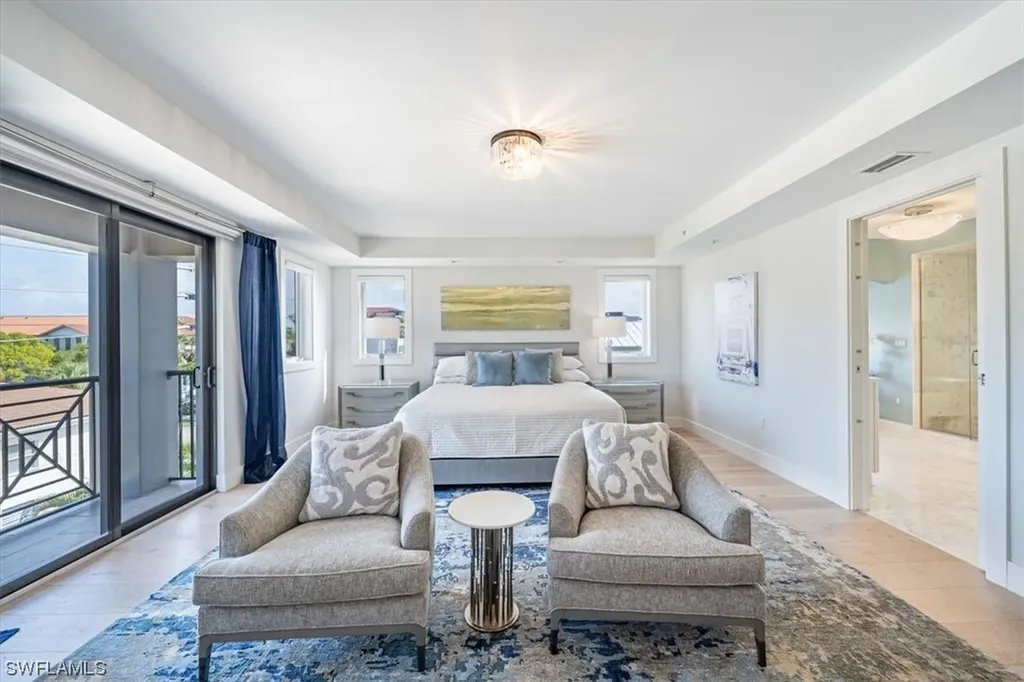 985 8th Avenue S Naples FL 34102