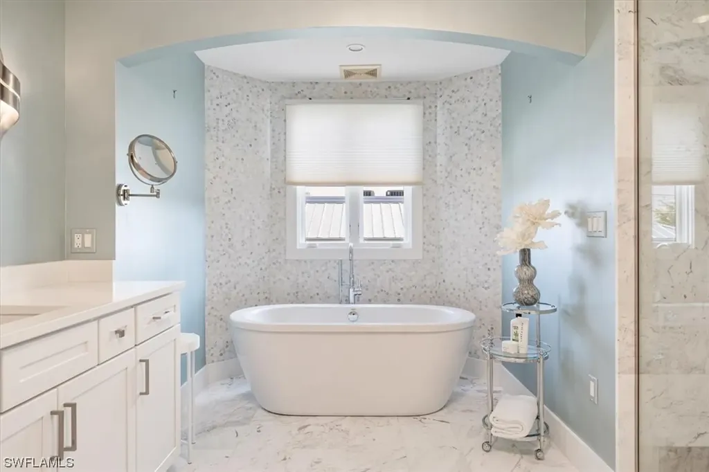 985 8th Avenue S Naples FL 34102