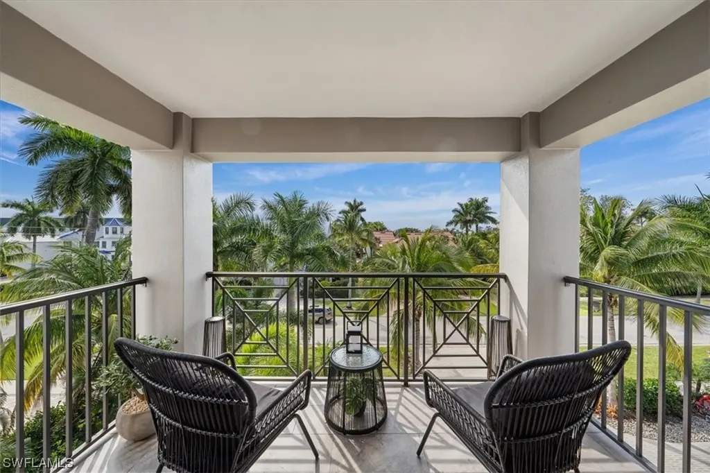 985 8th Avenue S Naples FL 34102