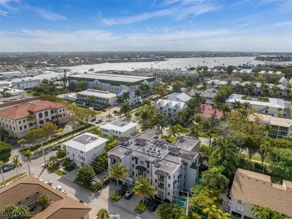 985 8th Avenue S Naples FL 34102