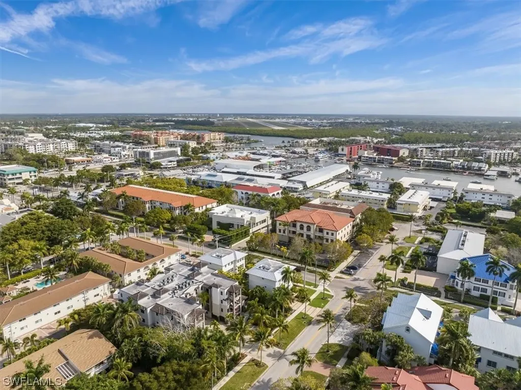 985 8th Avenue S Naples FL 34102