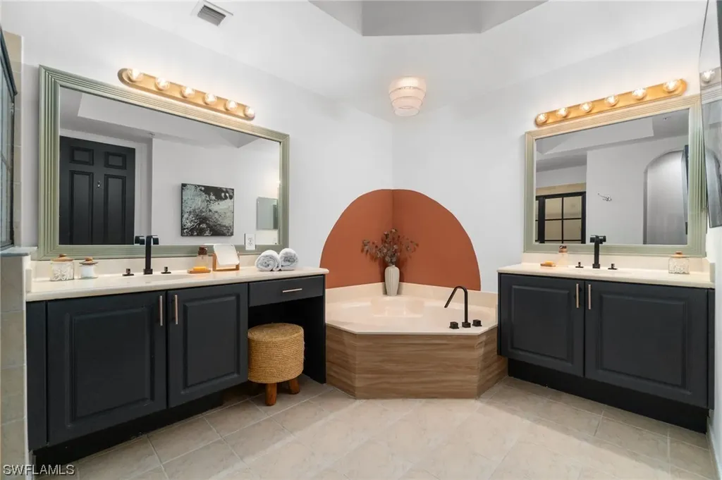 1415 Mariposa Circle Naples FL 34105