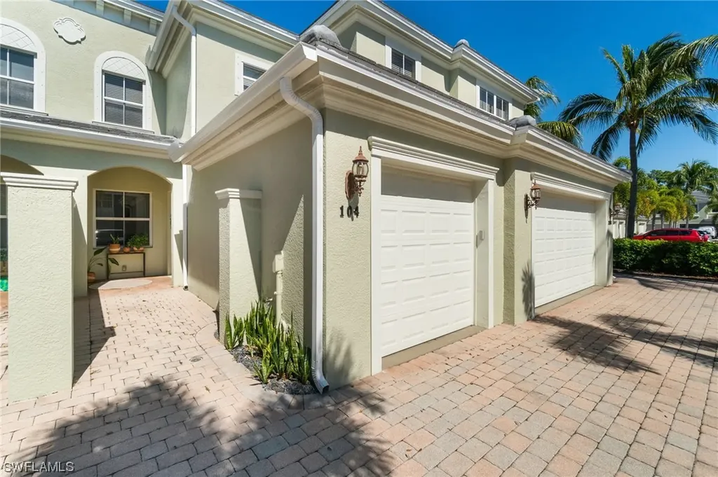 1415 Mariposa Circle Naples FL 34105