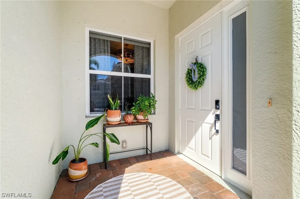 1415 Mariposa Circle Naples FL 34105