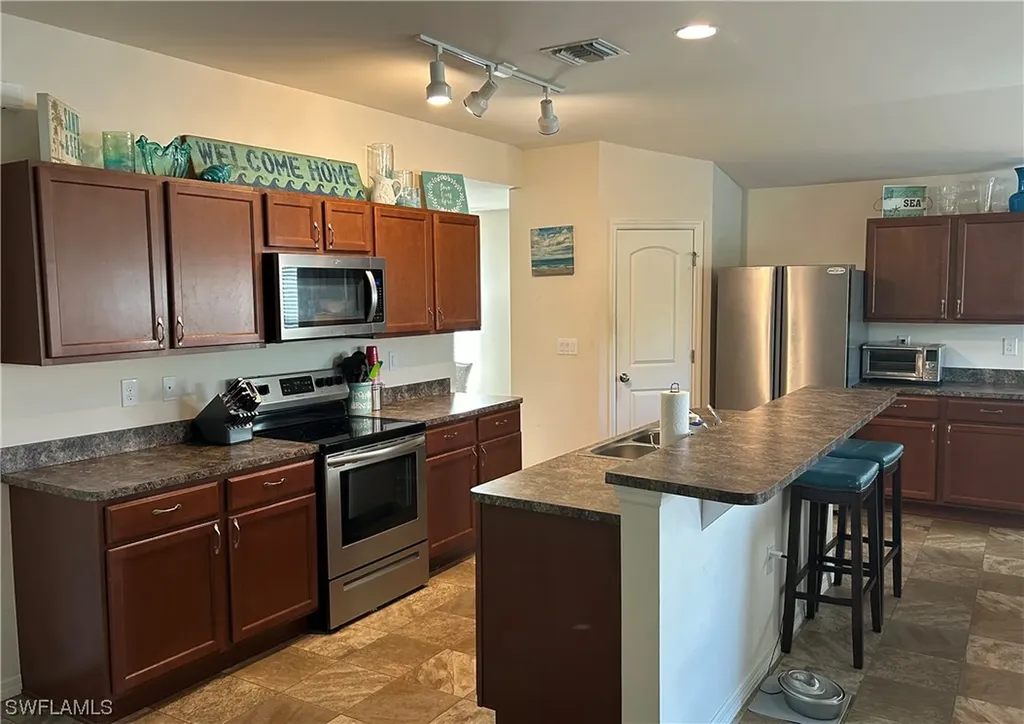 21 NW 5th Terrace Cape Coral FL 33993
