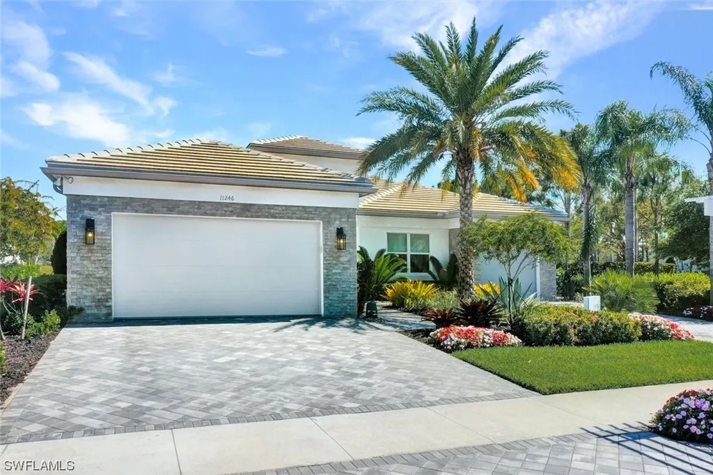 11246 Daphne Court Naples FL 34120