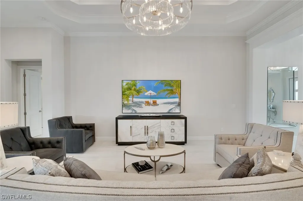 9257 Cayman Drive Naples FL 34114