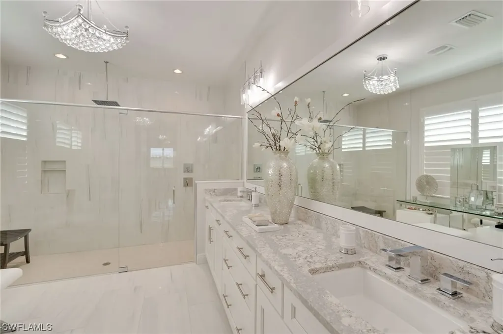 9257 Cayman Drive Naples FL 34114