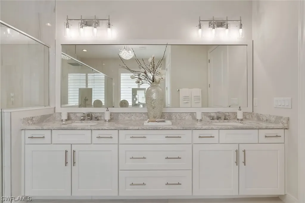 9257 Cayman Drive Naples FL 34114
