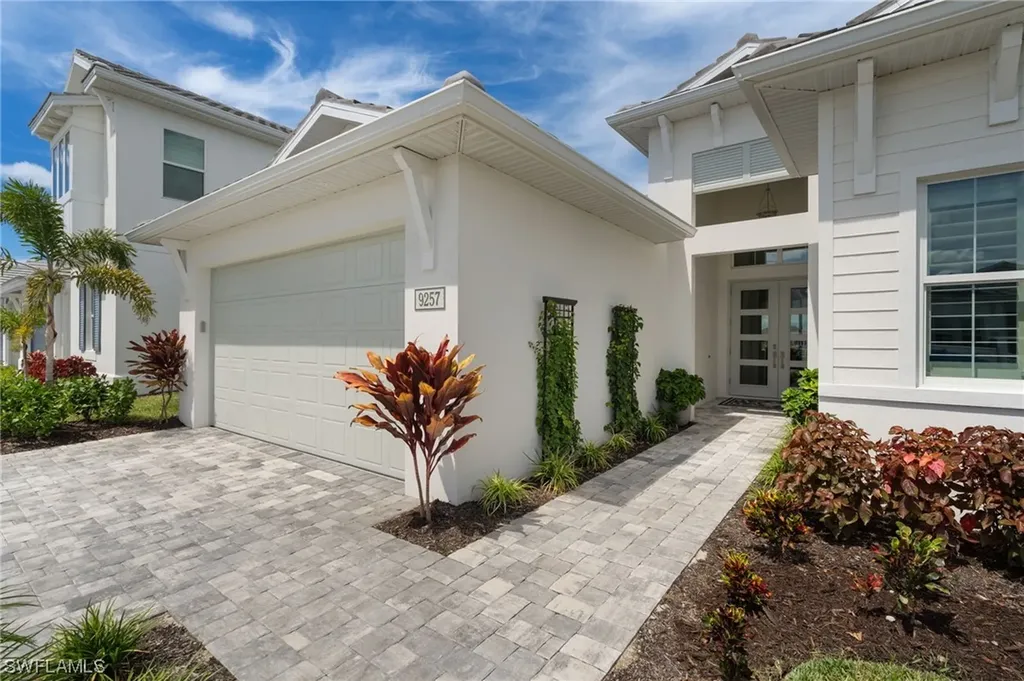 9257 Cayman Drive Naples FL 34114