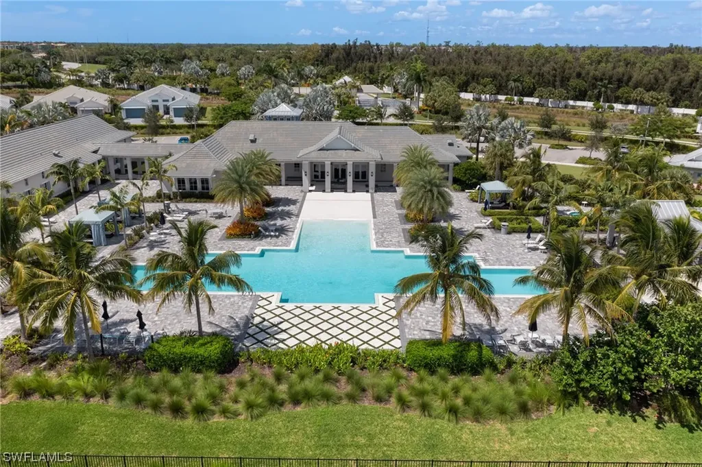 9257 Cayman Drive Naples FL 34114