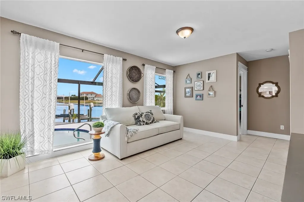 2910 SW 40th Street Cape Coral FL 33914