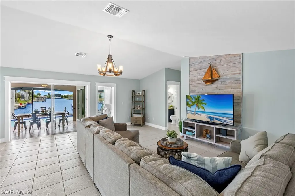 2910 SW 40th Street Cape Coral FL 33914
