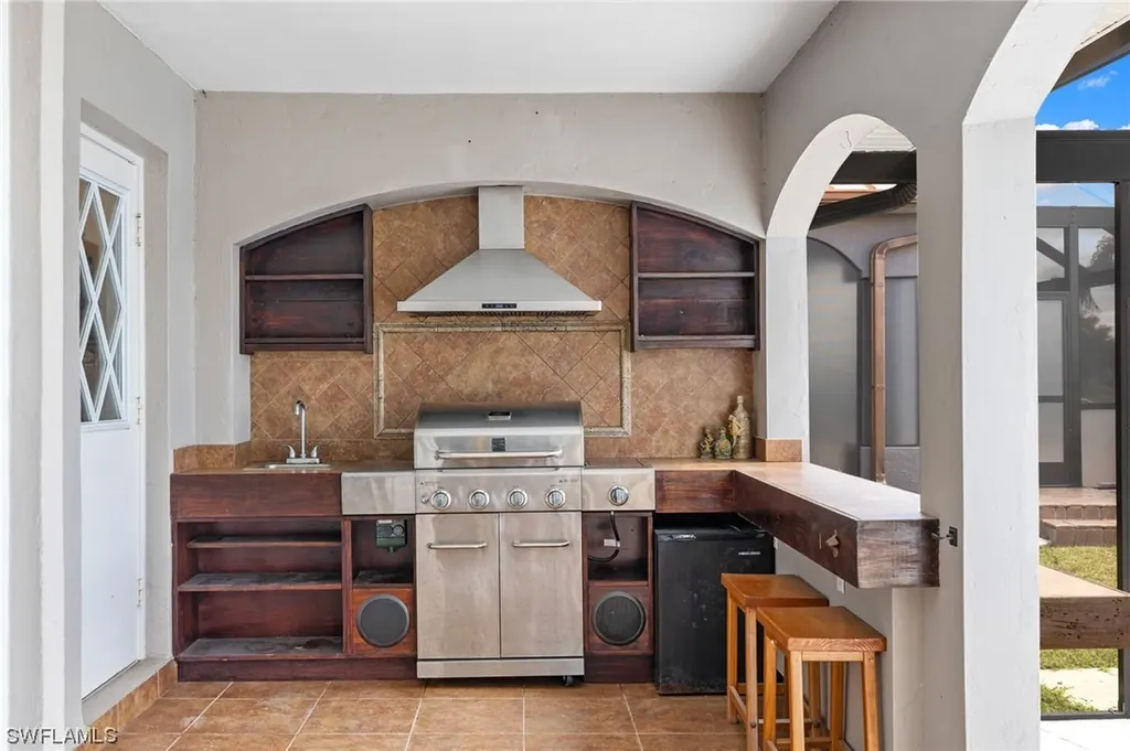 2910 SW 40th Street Cape Coral FL 33914