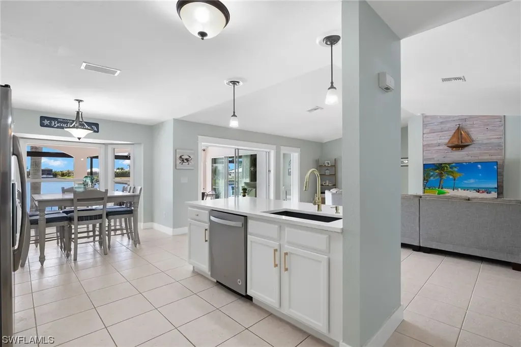 2910 SW 40th Street Cape Coral FL 33914