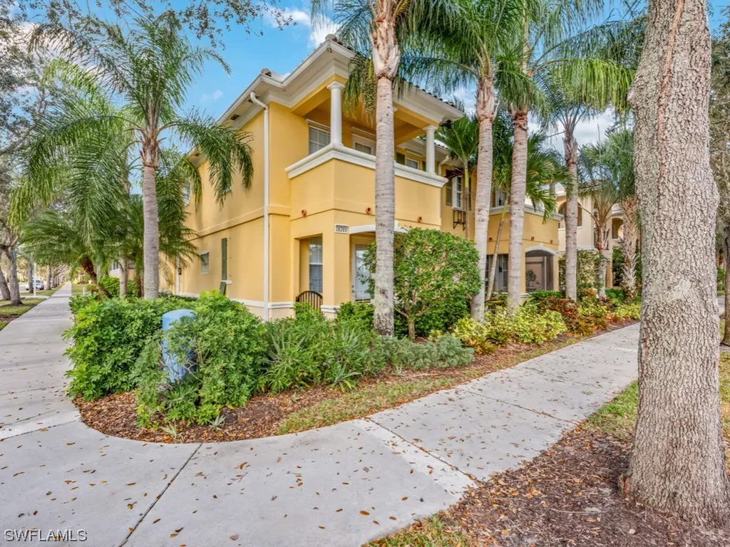 Bonita Springs FL, 28269 Jeneva Way