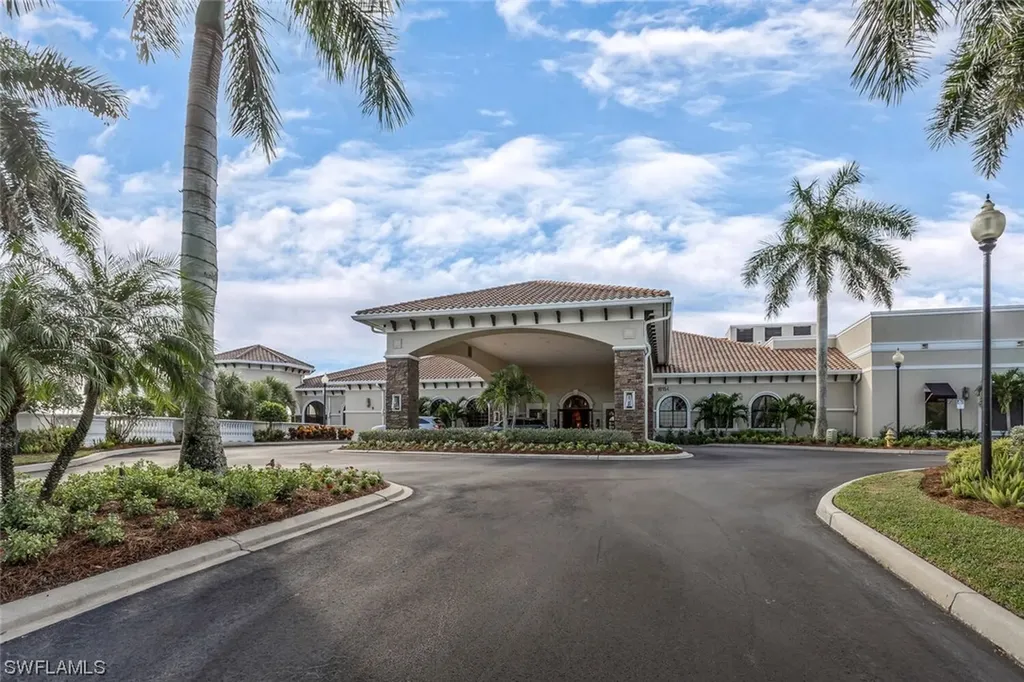 10610 Smokehouse Bay Drive Naples FL 34120