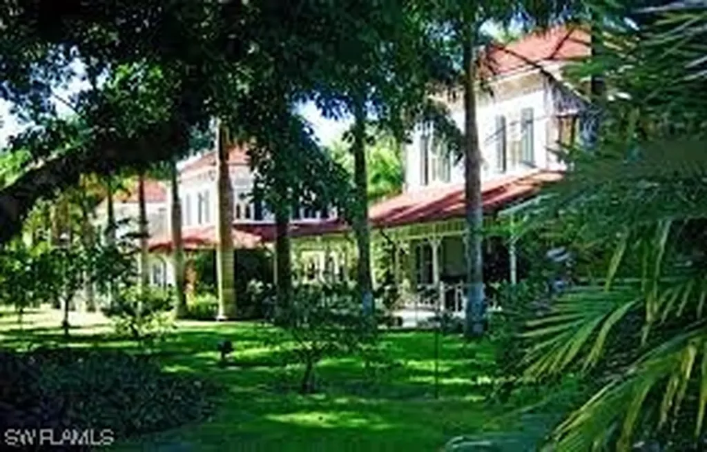 2754 Providence Street Fort Myers FL 33916