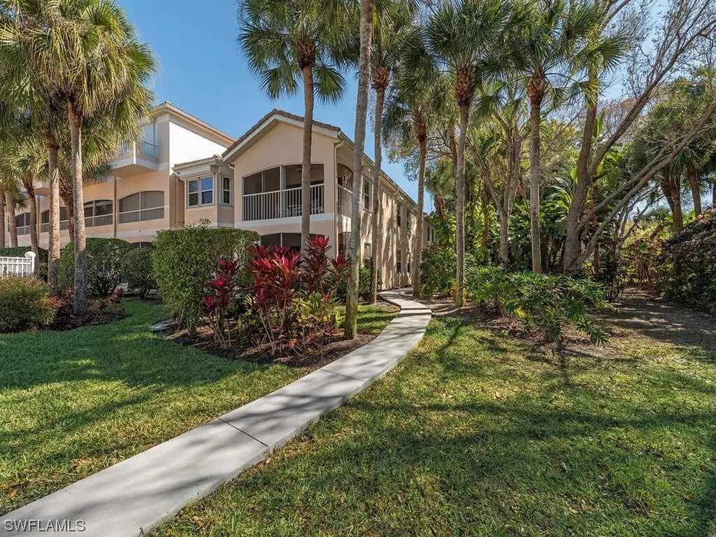 Naples FL, 1044 Woodshire Lane, Unit B207