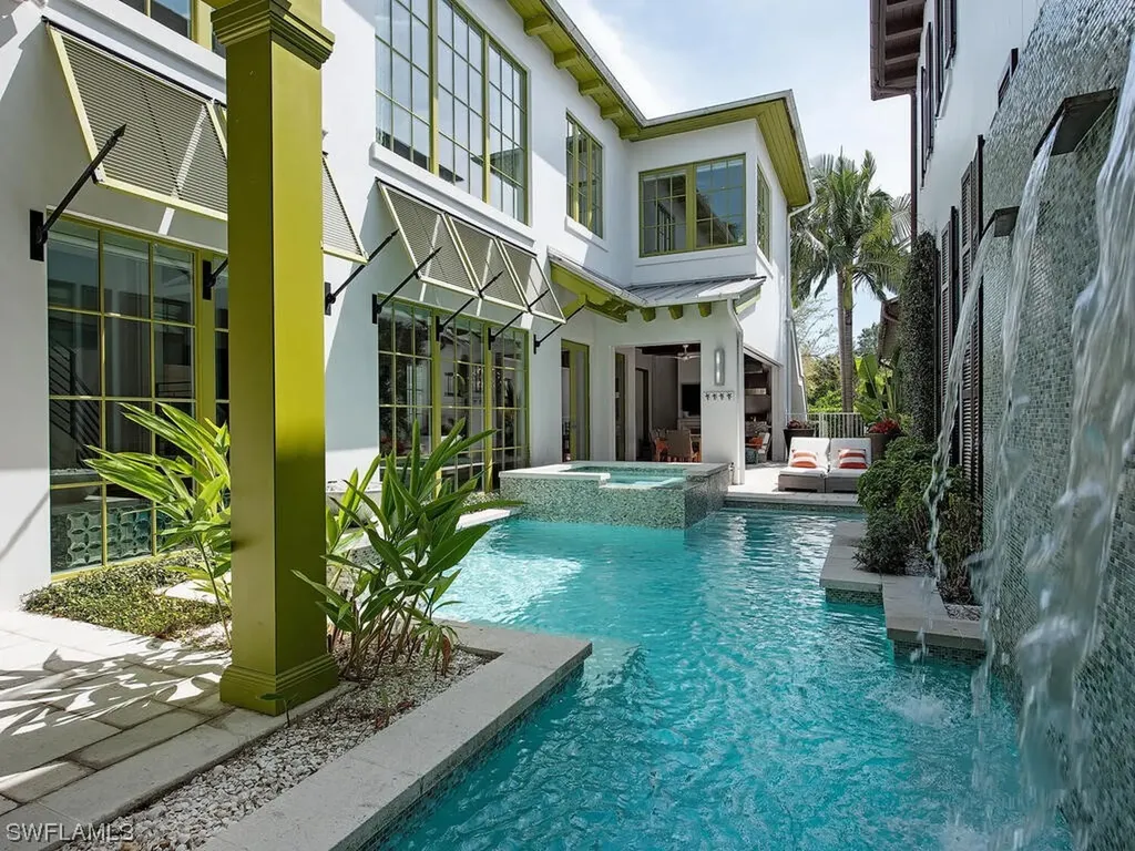 972 9th Avenue S Naples FL 34102