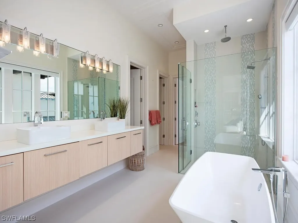 972 9th Avenue S Naples FL 34102