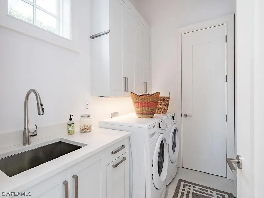 972 9th Avenue S Naples FL 34102