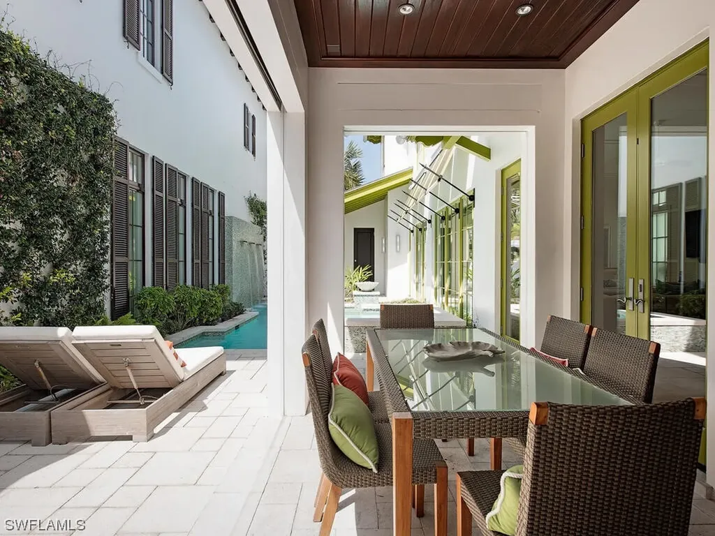 972 9th Avenue S Naples FL 34102