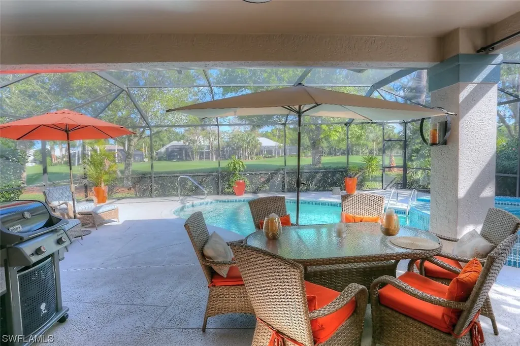 94 Water Oaks Way Naples FL 34105