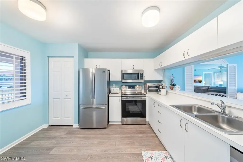 1001 Eastham Way Naples FL 34104