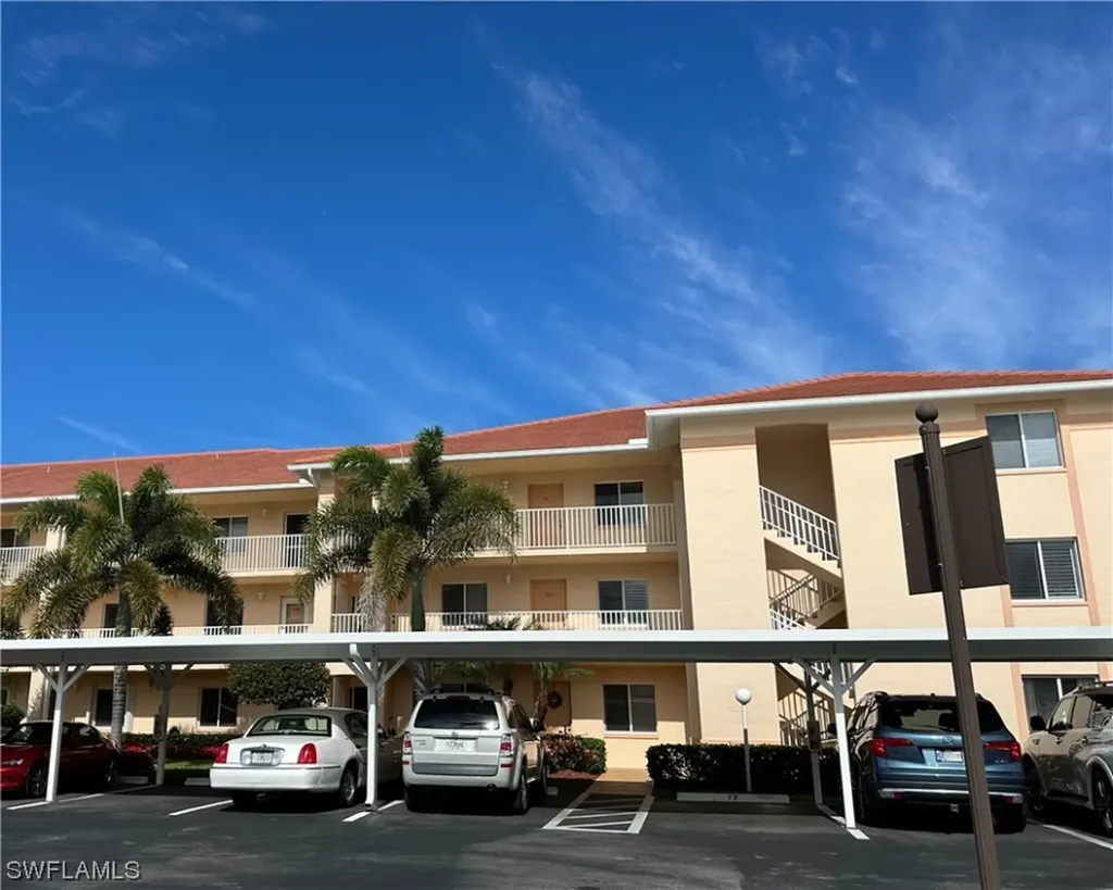 1001 Eastham Way Naples FL 34104