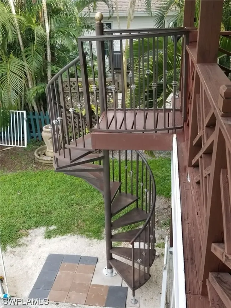 409 Luzon Avenue Naples FL 34113