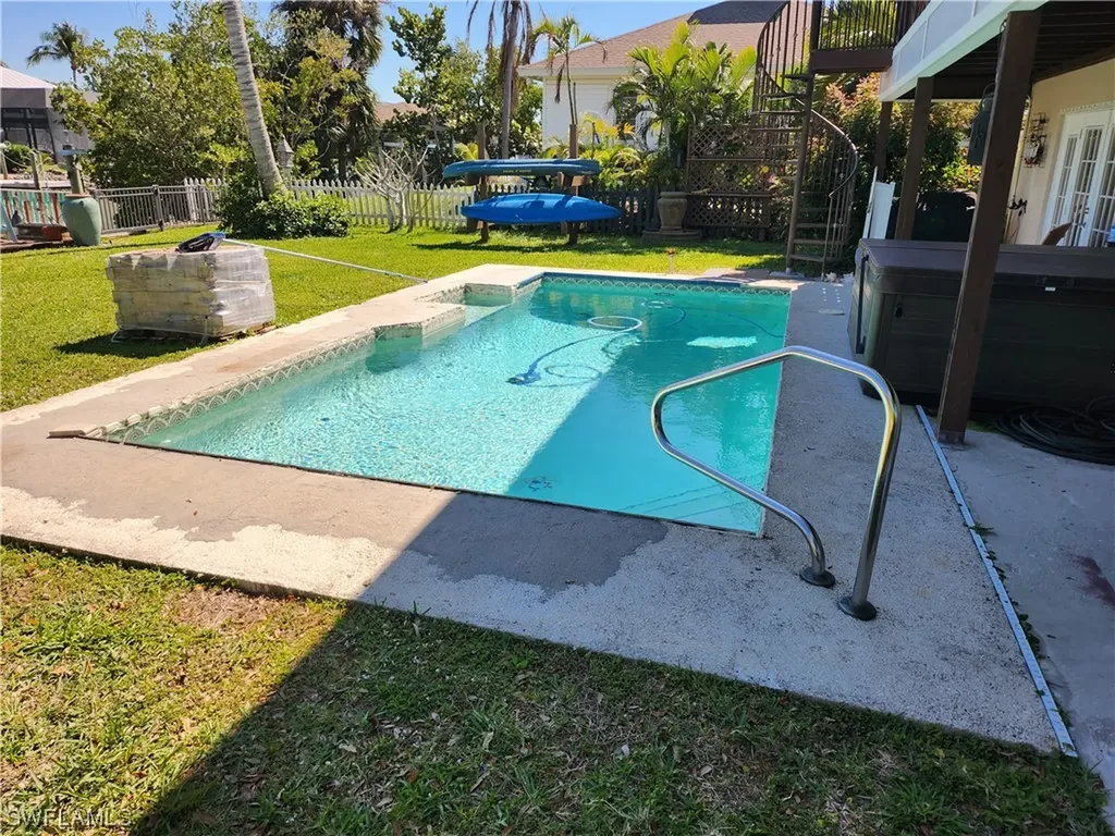 409 Luzon Avenue Naples FL 34113