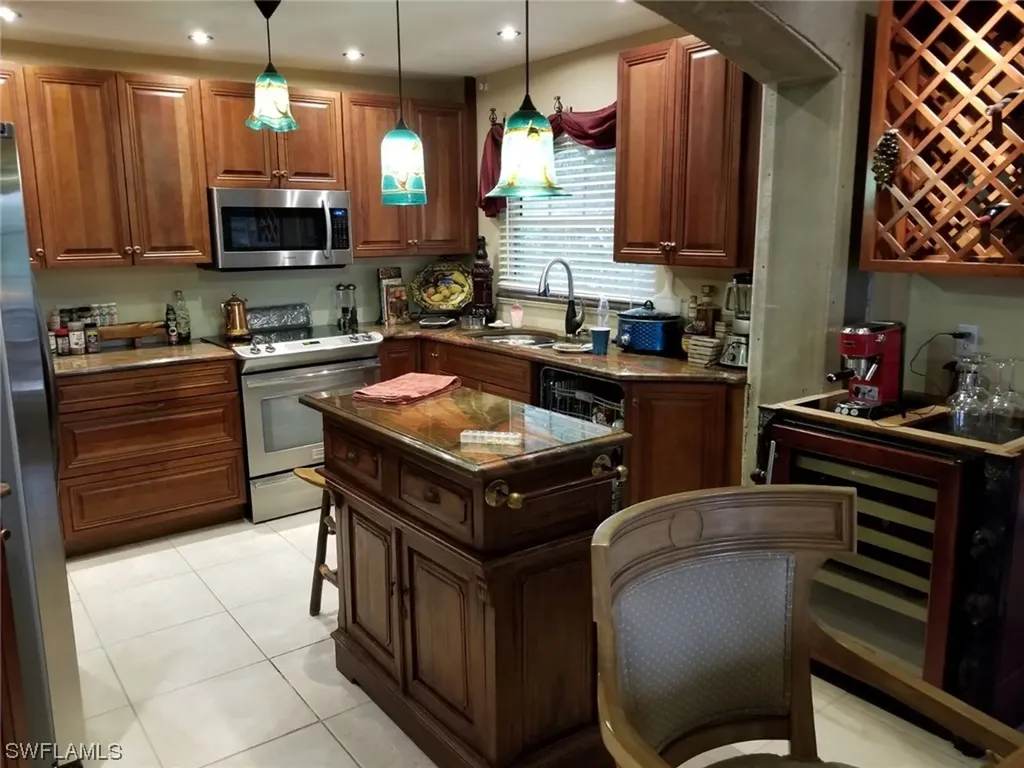 409 Luzon Avenue Naples FL 34113