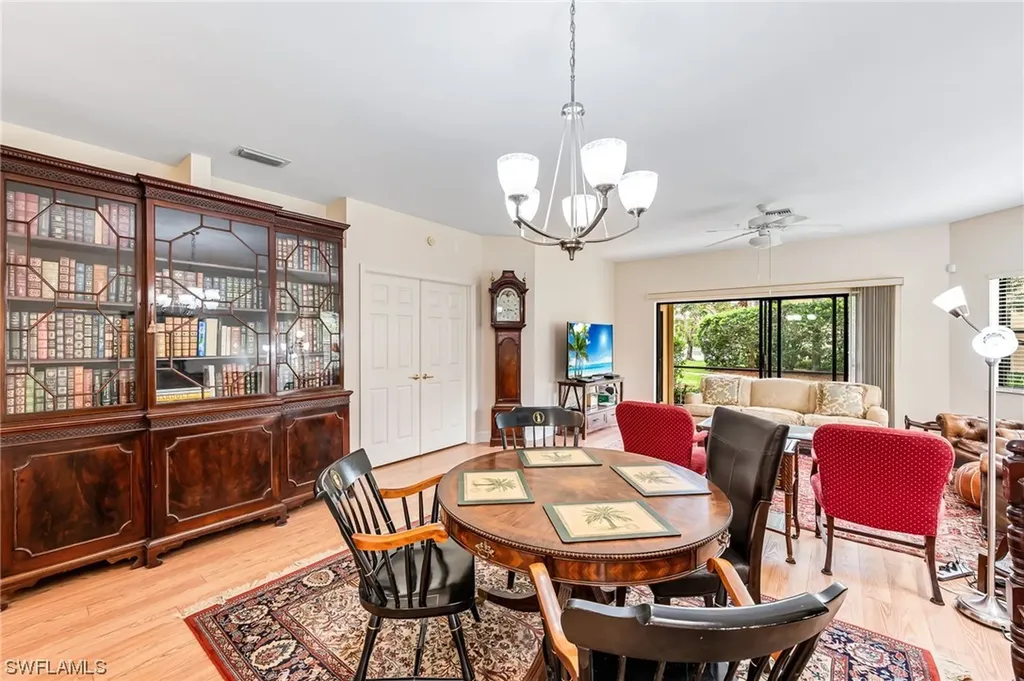 195 Vintage Circle Naples FL 34119