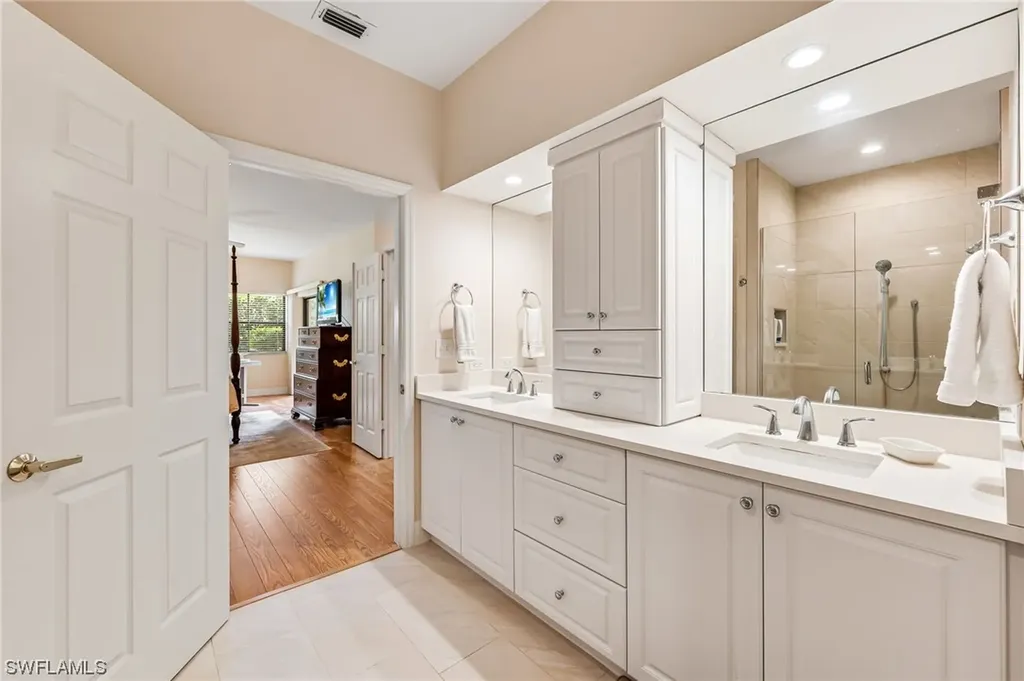 195 Vintage Circle Naples FL 34119