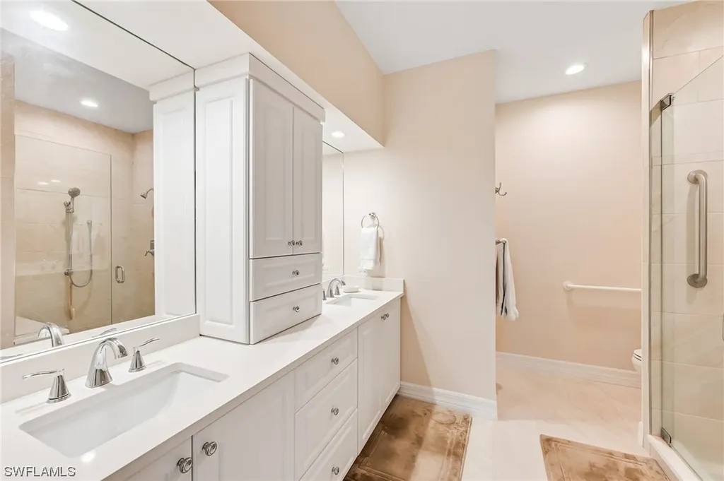 195 Vintage Circle Naples FL 34119