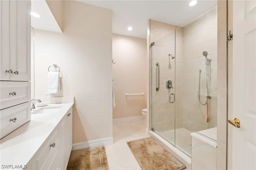 195 Vintage Circle Naples FL 34119
