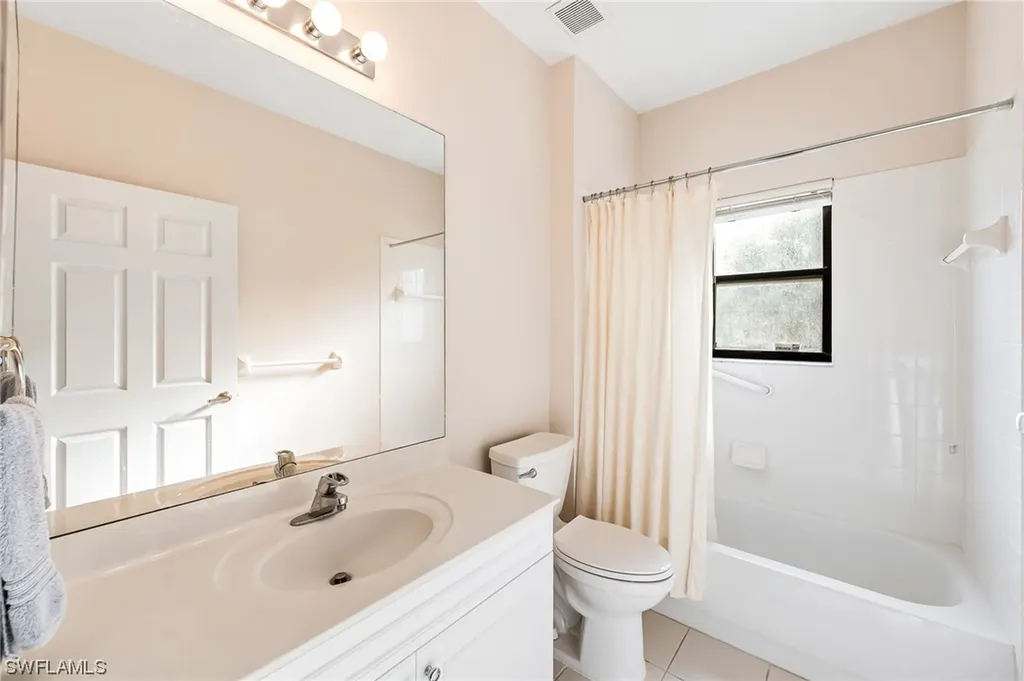 195 Vintage Circle Naples FL 34119