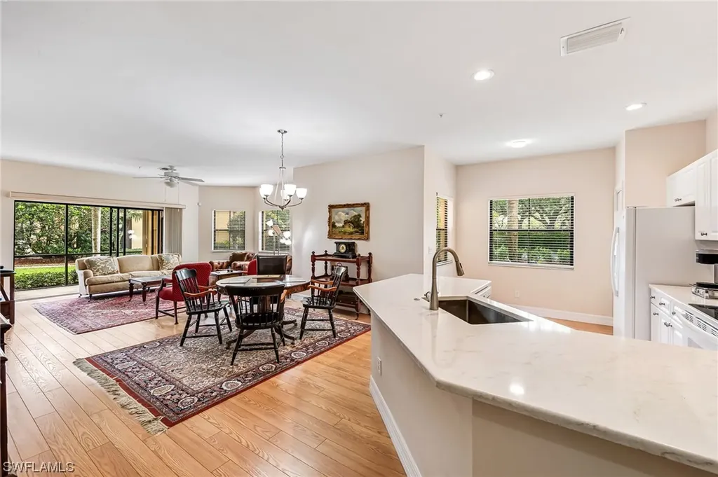 195 Vintage Circle Naples FL 34119