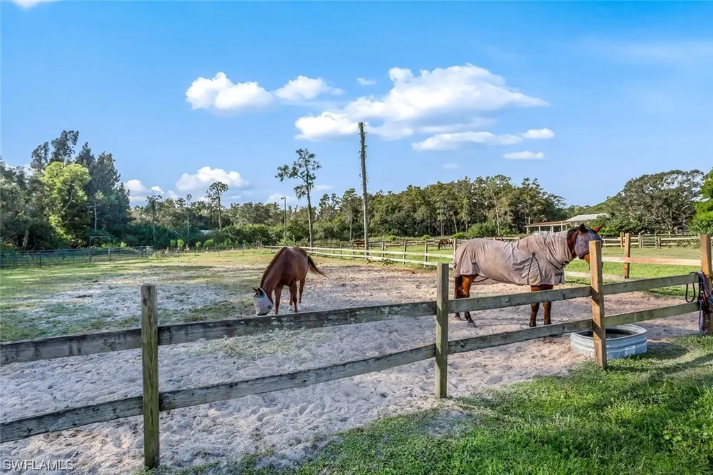 7200 Carousel Lane Fort Myers FL 33966