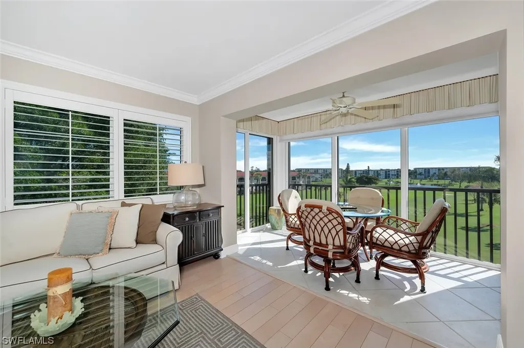 Naples FL, 1 High Point Cir, W, Unit #401