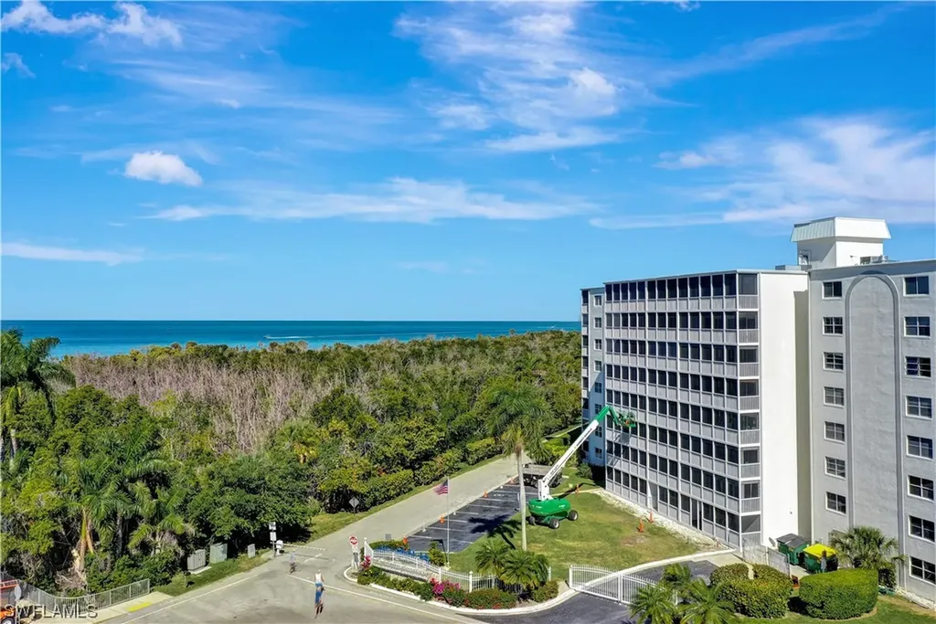1 Bluebill Avenue Naples FL 34108