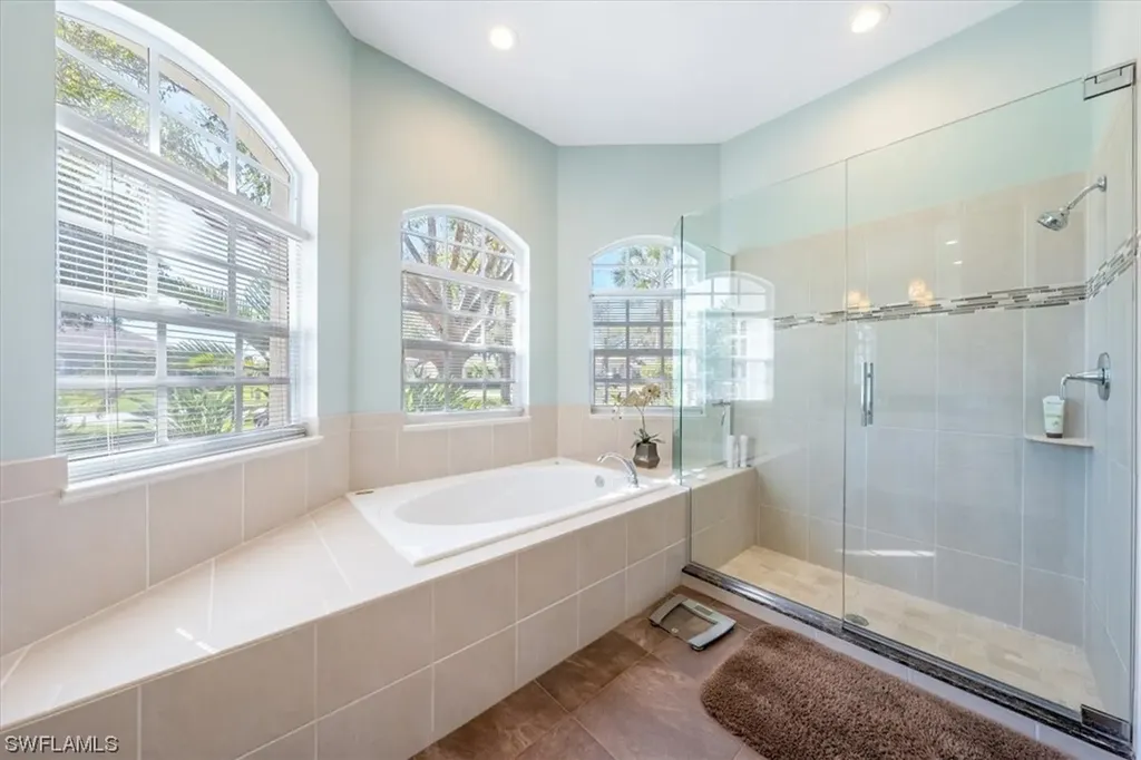 2121 Imperial Circle Naples FL 34110