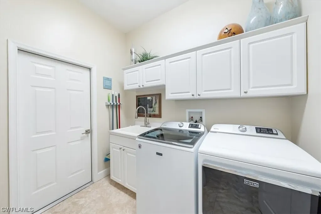 2121 Imperial Circle Naples FL 34110