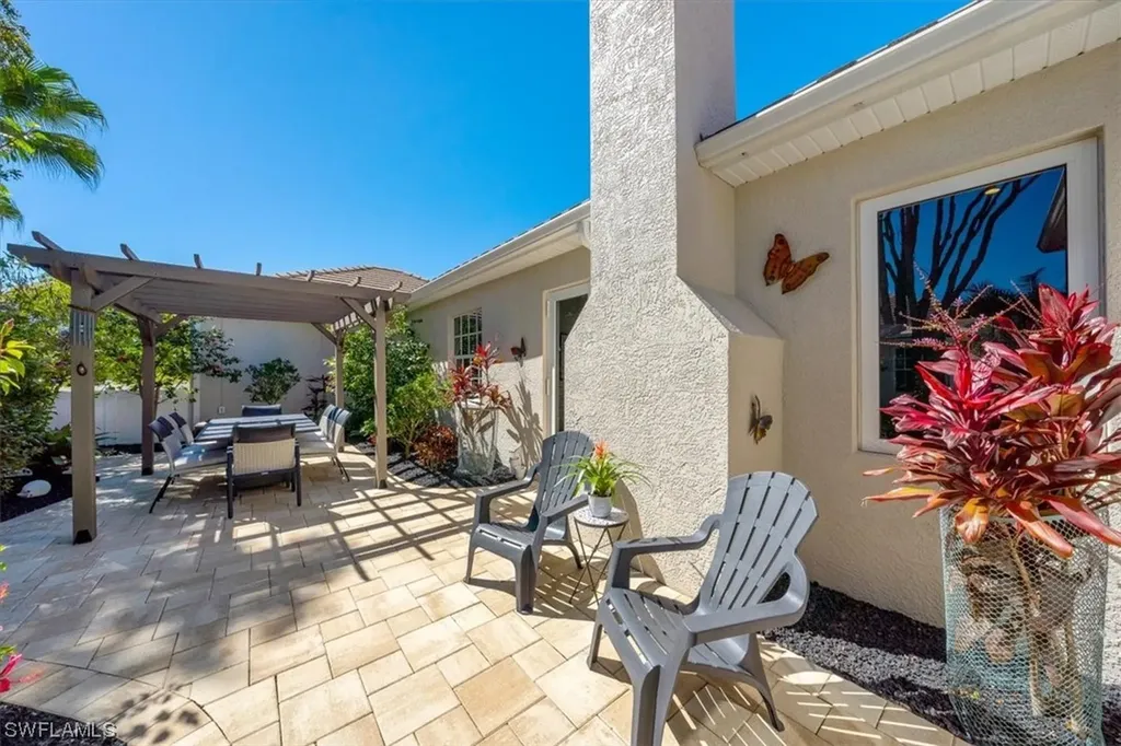 2121 Imperial Circle Naples FL 34110
