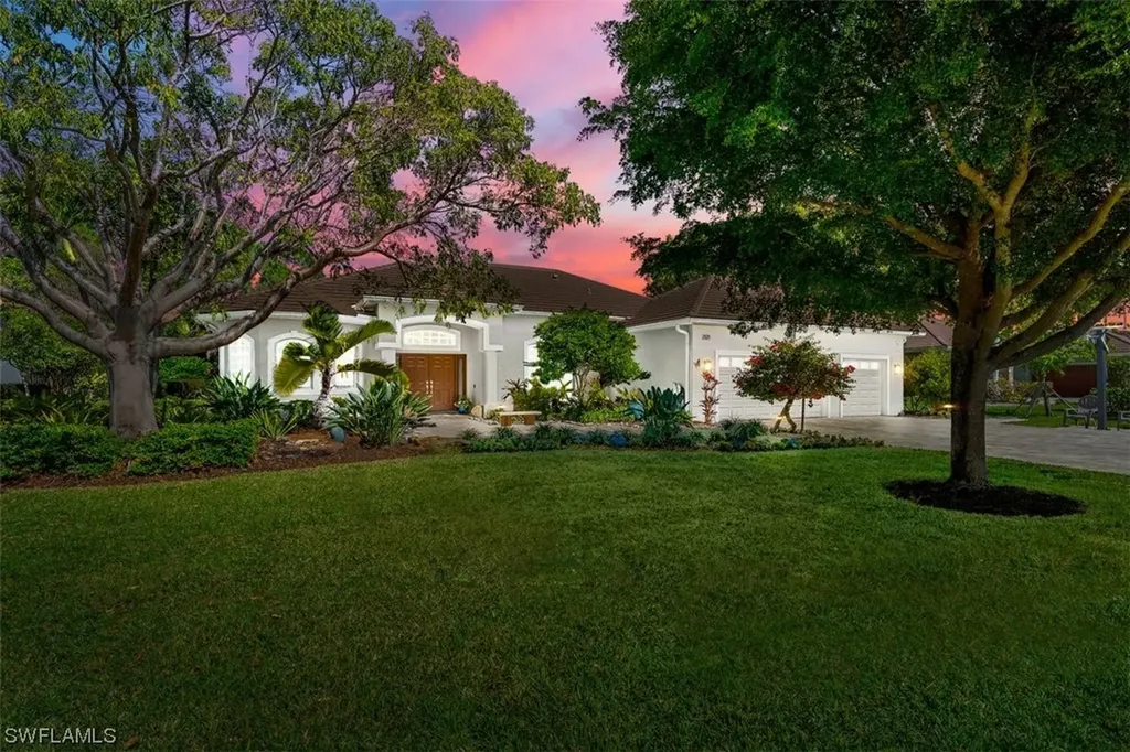 2121 Imperial Circle Naples FL 34110