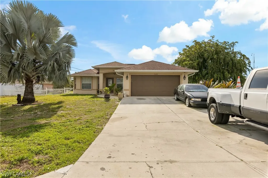5048 28th Place SW Naples FL 34116