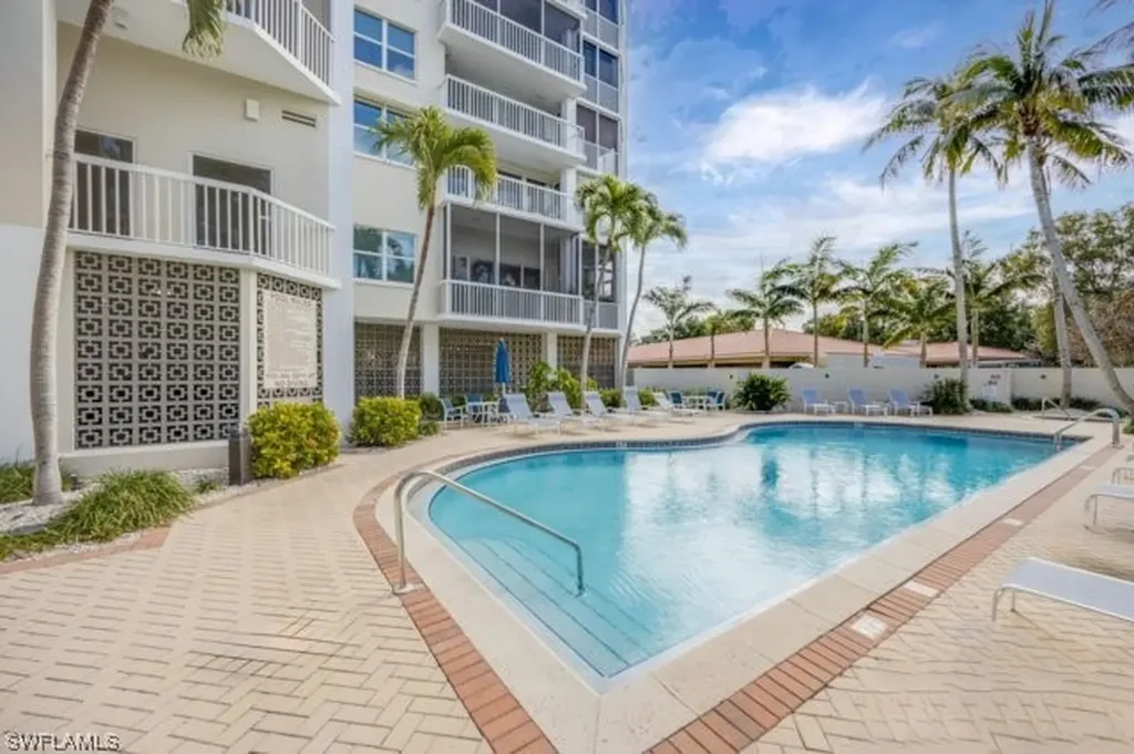 6573 Marissa Loop Naples FL 34108
