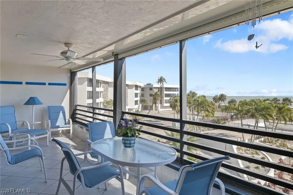 1605 Middle Gulf Drive Sanibel FL 33957